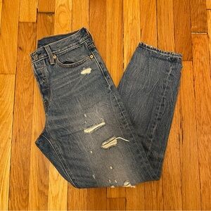Levi’s distressed jeans size 28